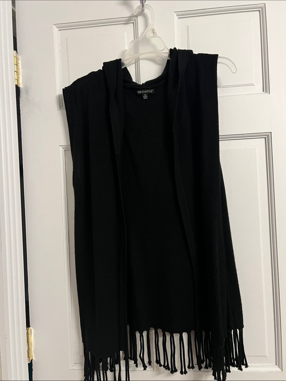 For Cynthia Black Sleeveless Hooded Fringe Vest Very comfy hooded fringe vest xl